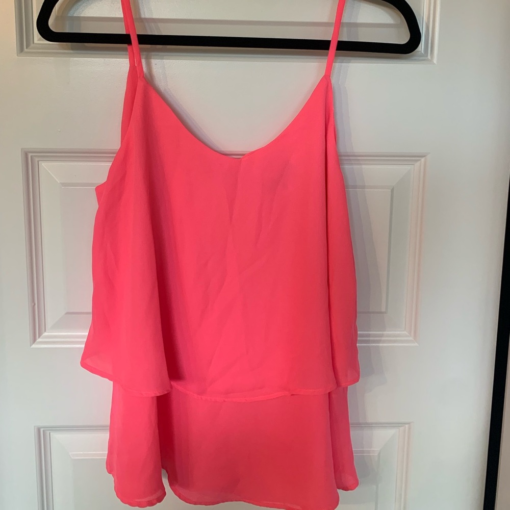 NWOT. Chiffon tiered tank